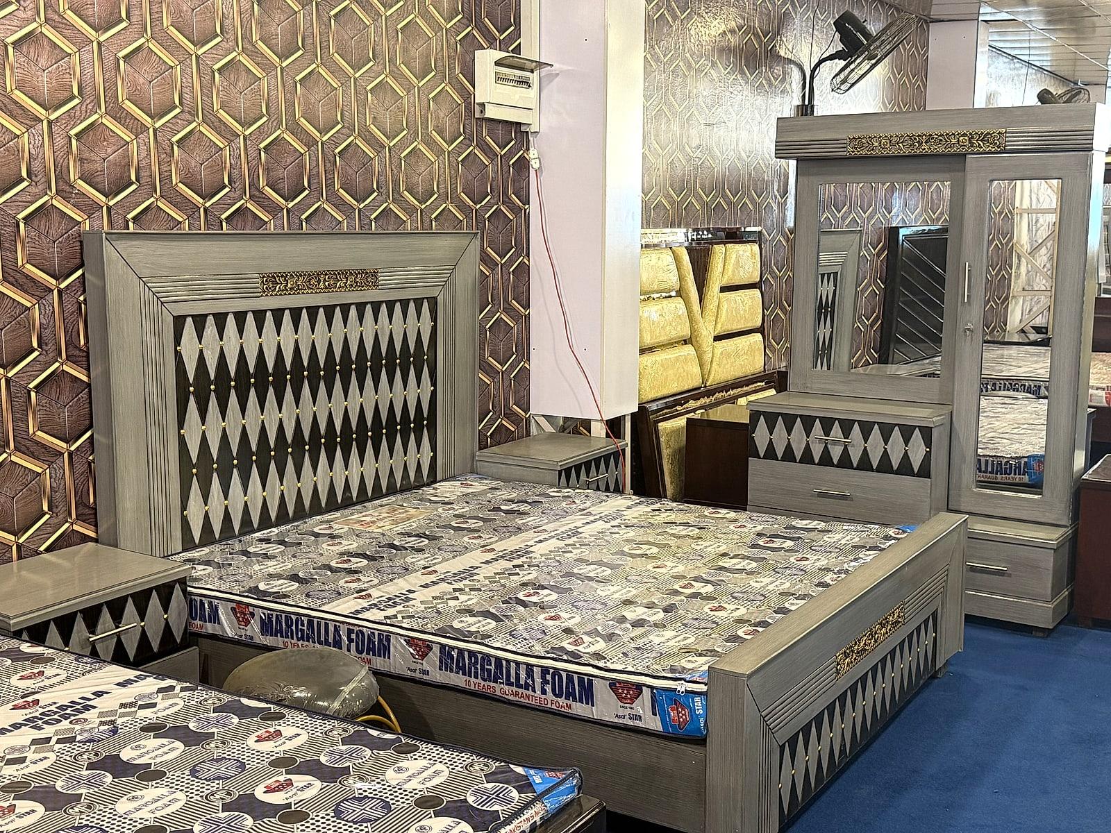 Royal Canopy Bed Frame · bed 1