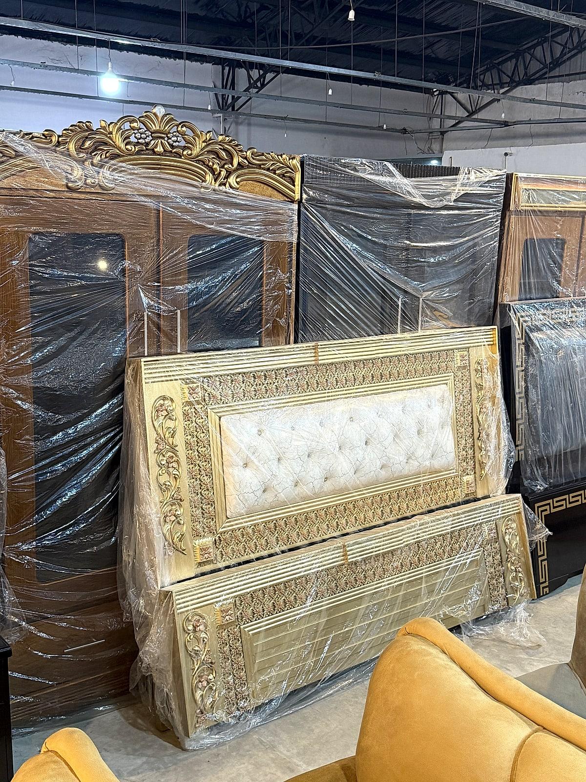 Crafted Oak Bedroom Suite · bed 2