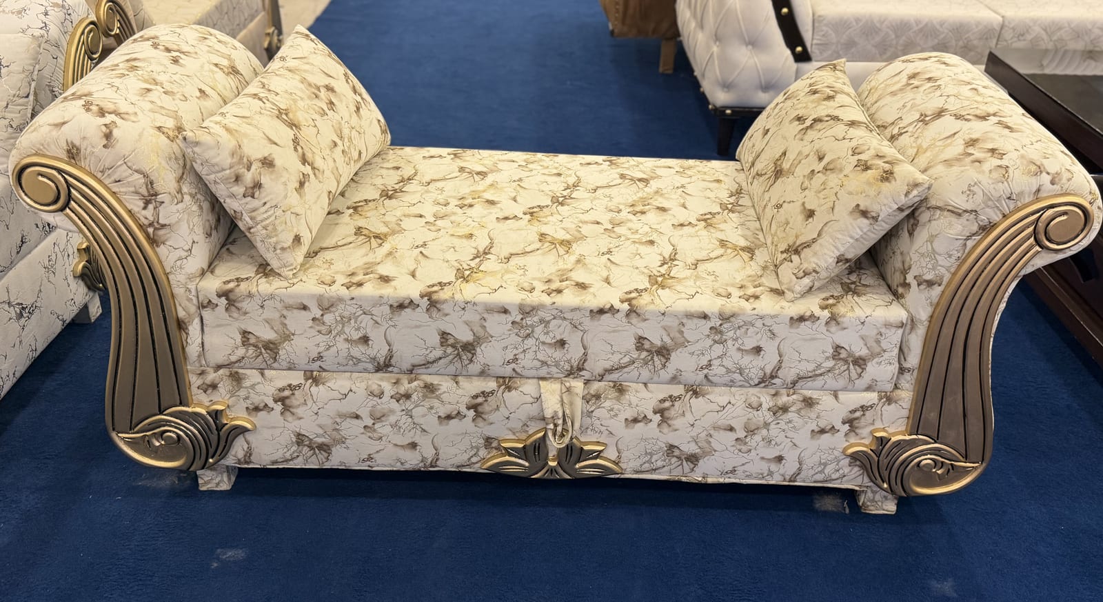 Royal Lounge Settee · Settees